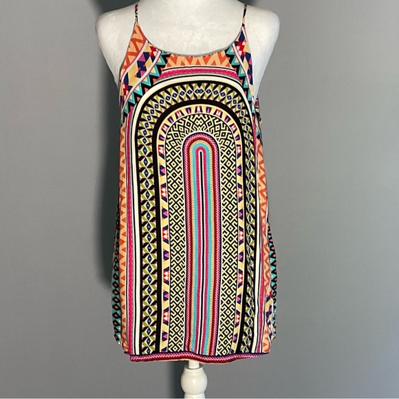 Colorful Groovy Small Geometric Patterned Sleeveless Blouse - Picture 12 of 12